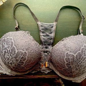 Victoria Secret push up bra. 34 C